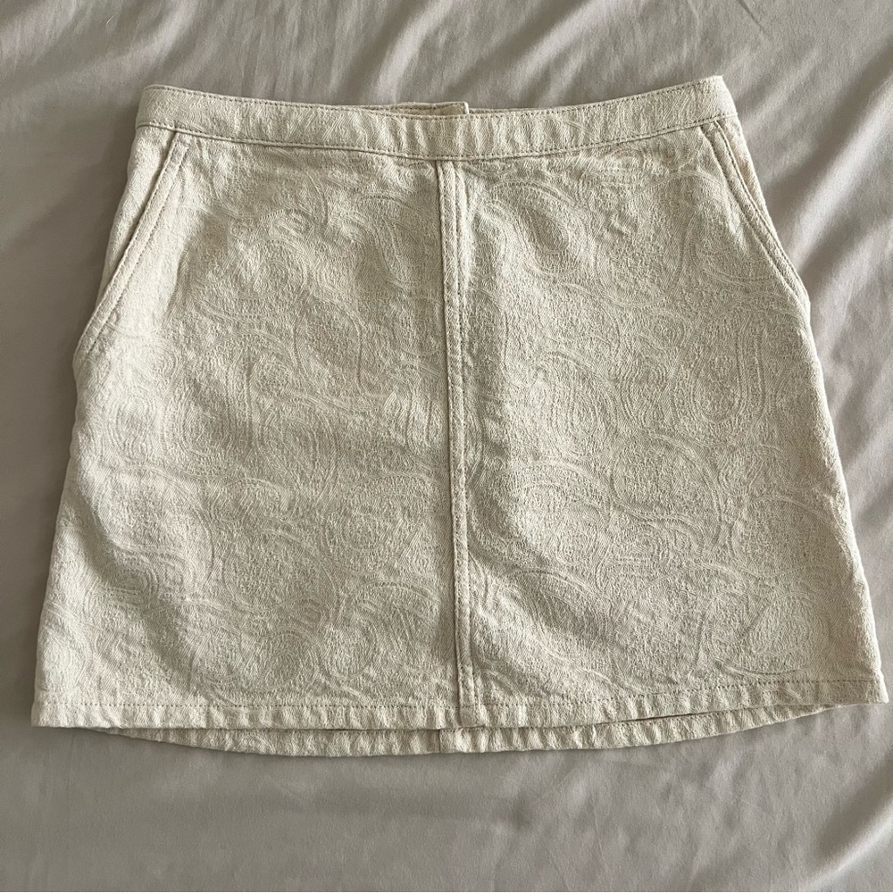 H&M Cream Textured Mini Skirt